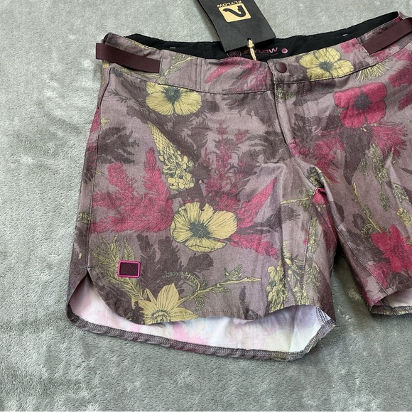 FLYLOW Marion Shorts womens Medium backcountry boardshorts quick dry adjustable - Picture 3 of 10